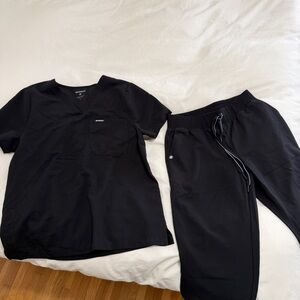 Jaanuu Scrub set (black)
